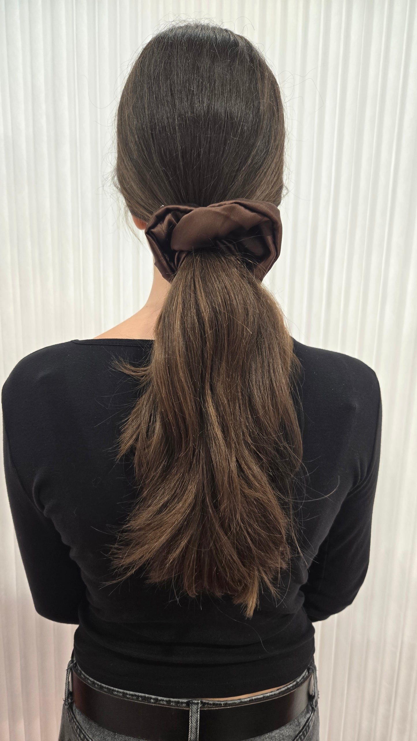 ELEGANT SILK SCRUNCHIE