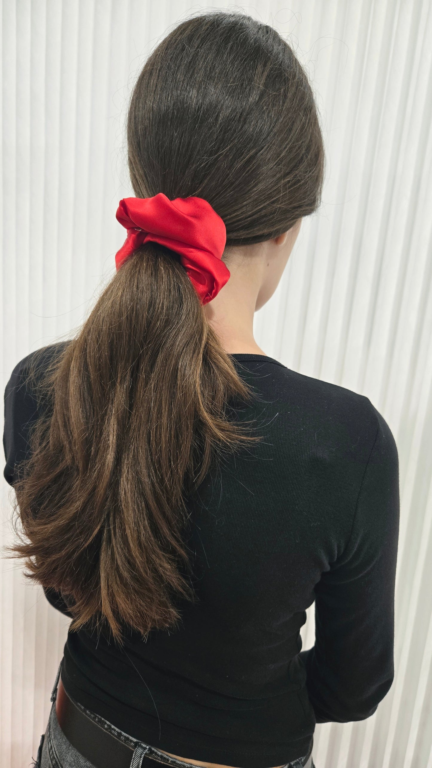 ELEGANT SILK SCRUNCHIE