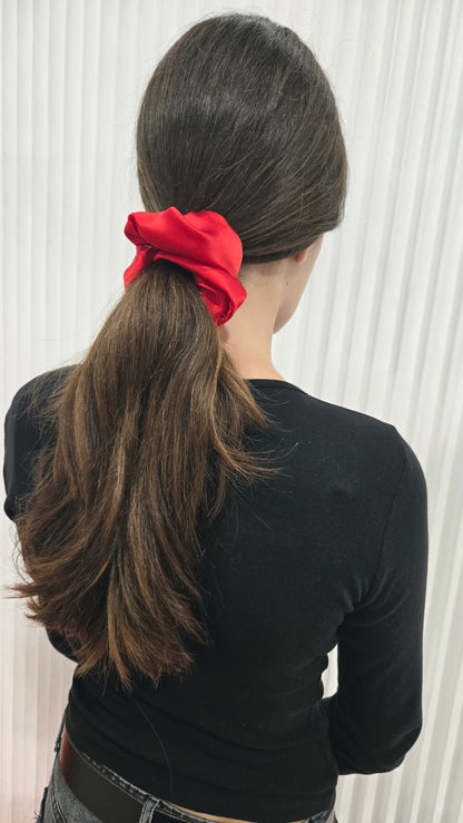 ELEGANT SILK SCRUNCHIE